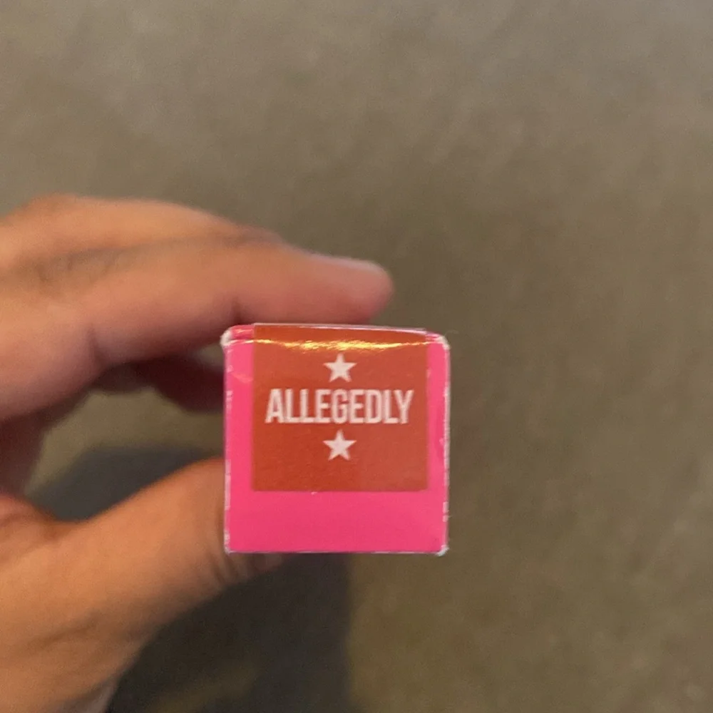 Jeffree Star Cosmetics Velour Lip Liner Allegedly